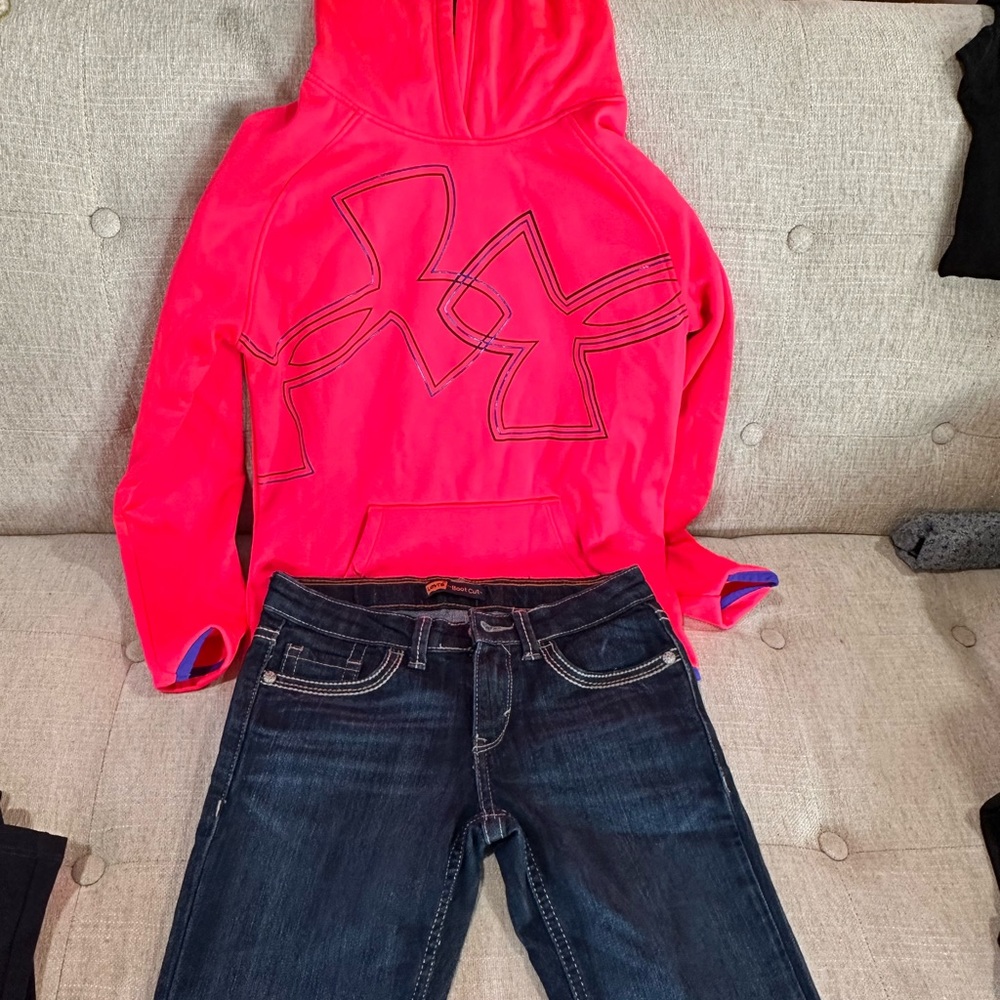 2 piece outfits for girls excellent condition jeans New without tags